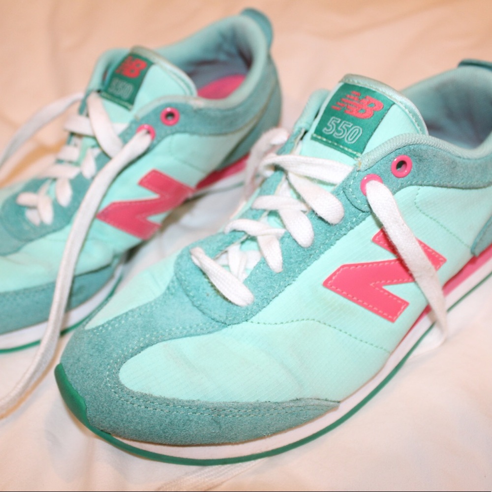 New Balance 550 Sneakers in Turquoise/ Hot Pink